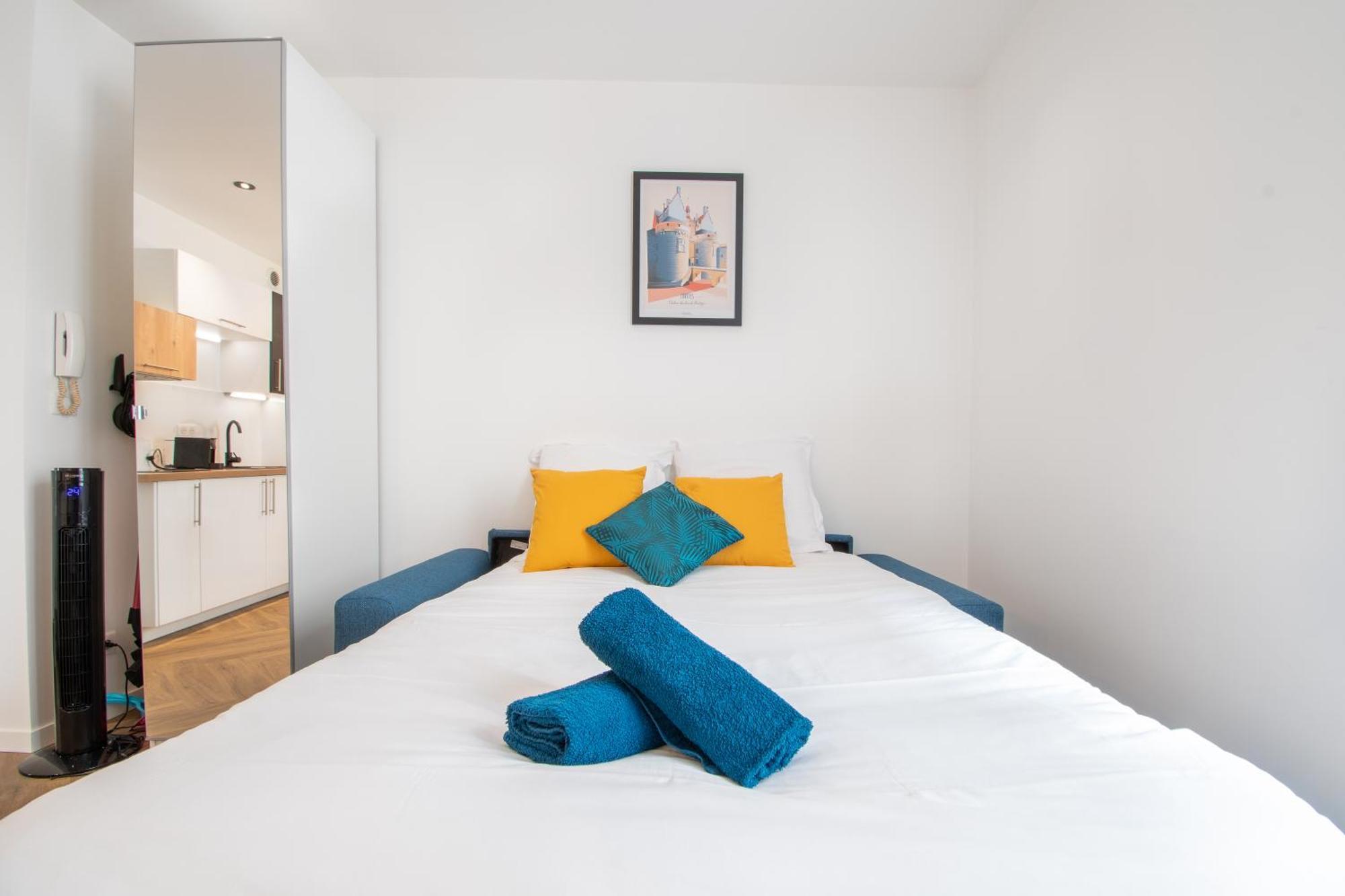 L'Appartement Des Ducs Avec Baignoire Double Nantes Exterior photo