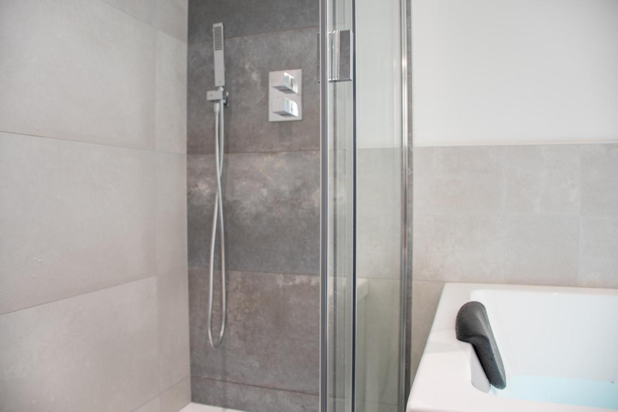 L'Appartement Des Ducs Avec Baignoire Double Nantes Exterior photo